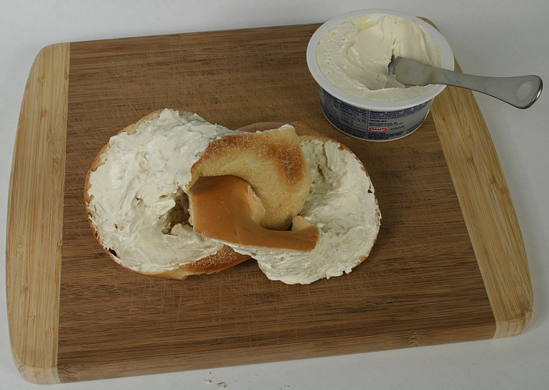 Illustration for article titled You Are Cutting Your Bagels Wrong